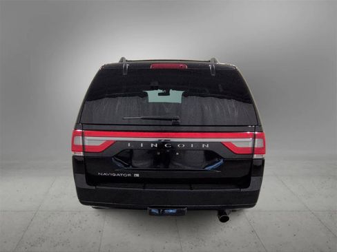 Used 2017 Lincoln Navigator L Select image 7