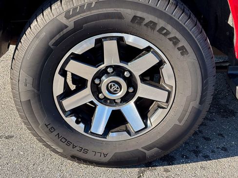 Used 2024 Toyota 4Runner TRD Off-Road AWD/4WD image 46