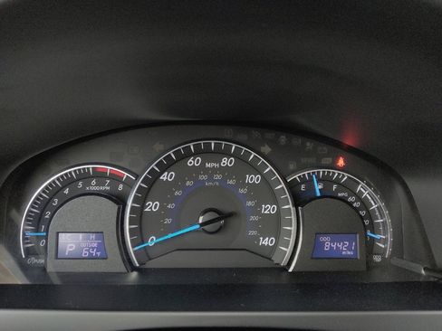 Used 2014 Toyota Camry XLE image 23