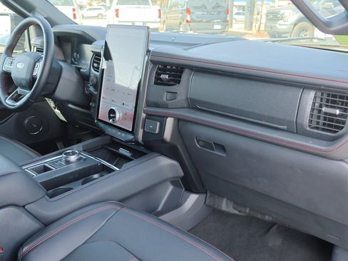 Certified 2024 Ford Expedition Limited image 41