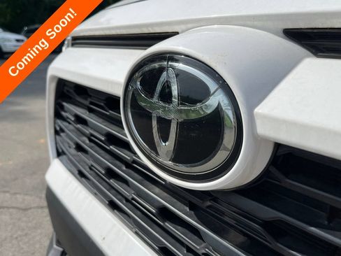 Used 2023 Toyota RAV4 XLE FWD image 4