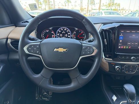 Used 2023 Chevrolet Traverse Premier image 20