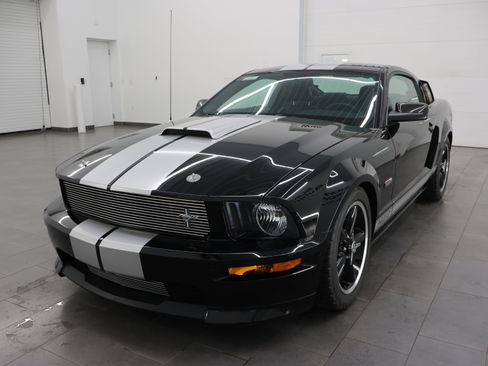Used 2007 Ford Mustang GT RWD image 7