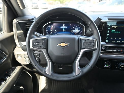 Used 2024 Chevrolet Silverado 1500 LT AWD/4WD image 10