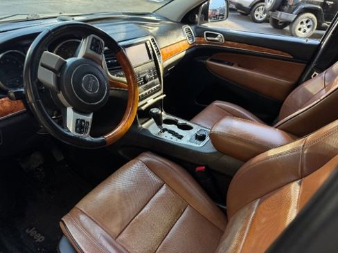 Used 2011 Jeep Grand Cherokee Overland image 15