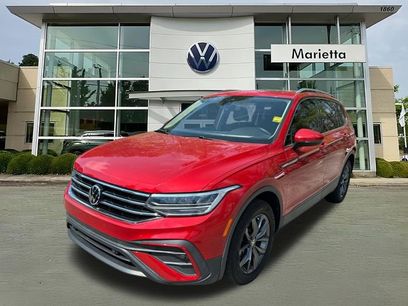 Used 2022 Volkswagen Tiguan SE w/ Panoramic Sunroof Package