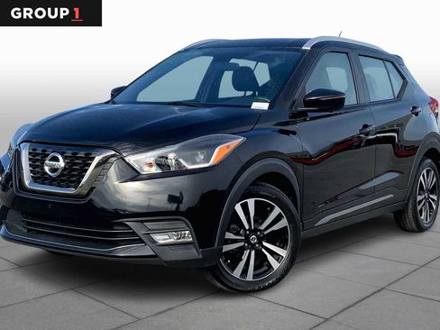 Used 2019 Nissan Kicks SR w/ Exterior Electronics Package image 1