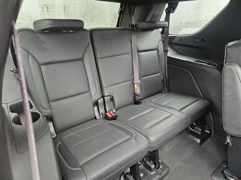 Used 2021 GMC Yukon Denali w/ Denali Premium Package image 19