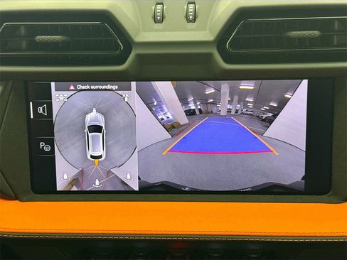 Used 2025 Lamborghini Urus SE image 14