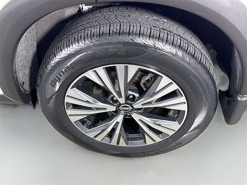 Certified 2023 Nissan Rogue SV image 33