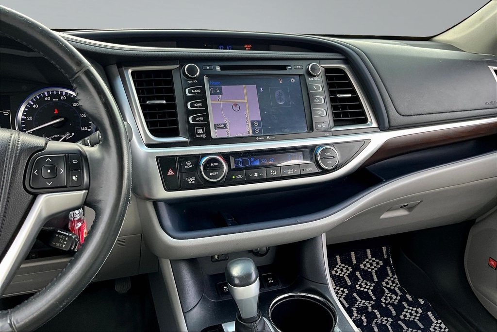 Used 2015 Toyota Highlander Limited AWD/4WD image 9