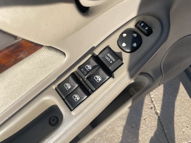 Used 2004 Chevrolet Impala w/ Preferred Equipment Group FWD image 21