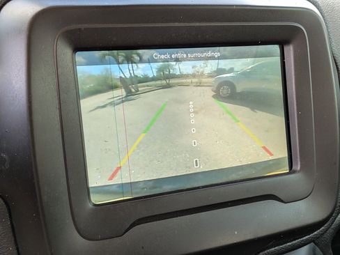 Used 2020 Jeep Renegade Latitude image 31