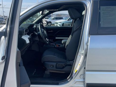 Used 2024 Toyota Tacoma TRD Off-Road image 8