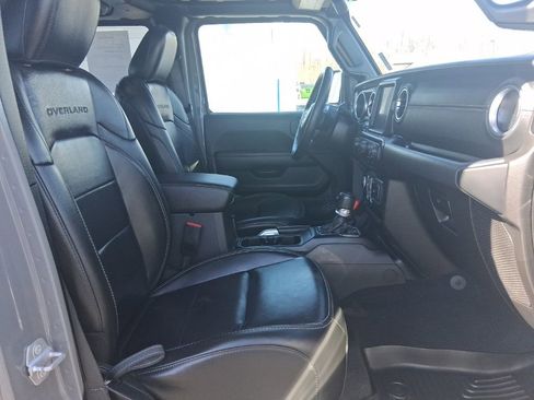 Used 2022 Jeep Gladiator Overland w/ LED Lighting Group image 15