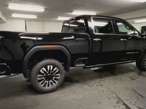 New 2026 GMC Sierra 2500 Denali Ultimate AWD/4WD image 8
