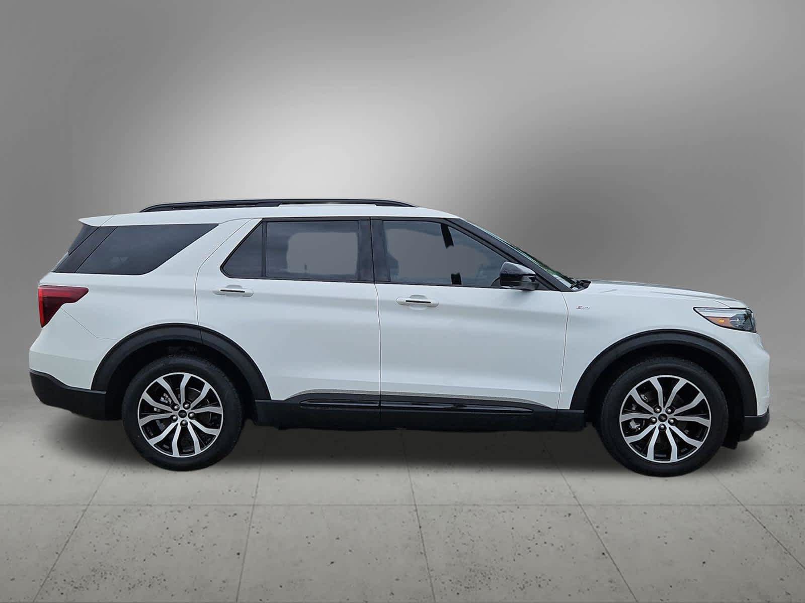 Used 2022 Ford Explorer ST-Line w/ Class IV Trailer Tow Package RWD image 7