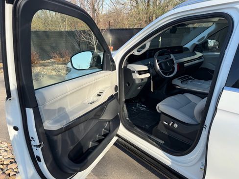 New 2026 Lincoln Navigator Reserve AWD/4WD image 24
