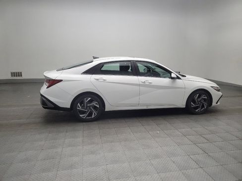 Used 2025 Hyundai Elantra SEL FWD image 10