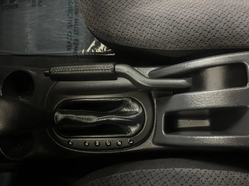 Used 2006 Dodge Stratus SXT FWD image 12