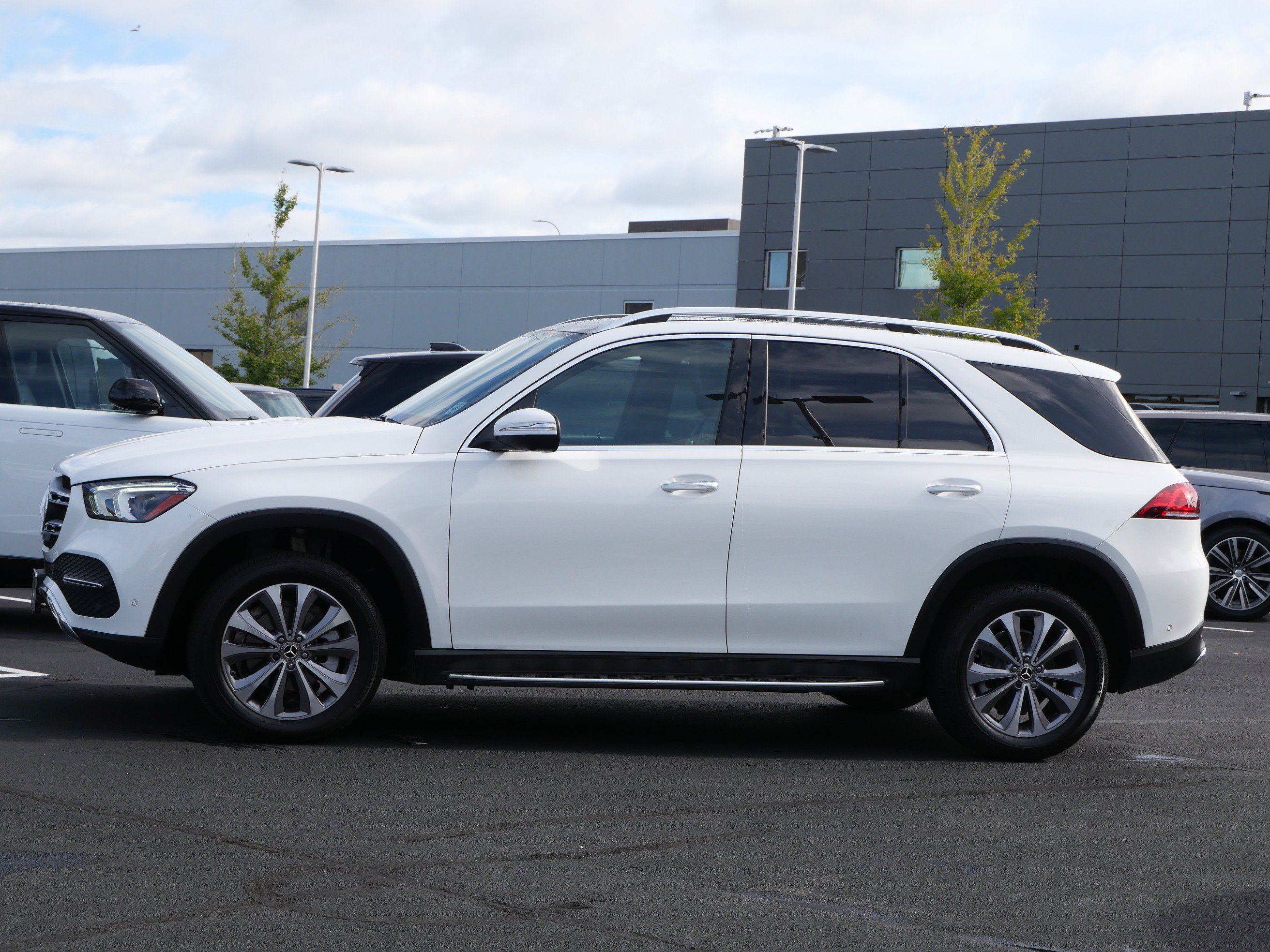 Used 2022 Mercedes-Benz GLE 350 4MATIC image 2