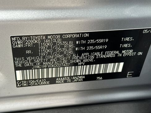Used 2019 Toyota RAV4 XLE Premium image 28