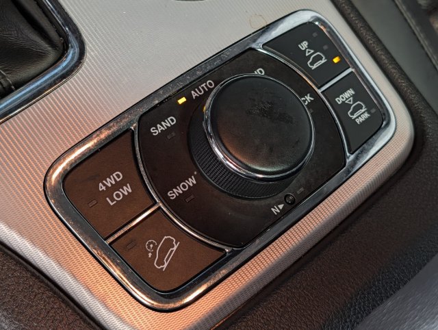 Used 2021 Jeep Grand Cherokee Summit AWD/4WD image 29
