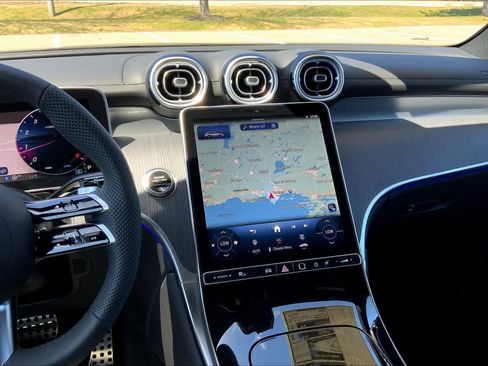 Certified 2025 Mercedes-Benz GLC 300 4MATIC image 6