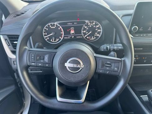 Used 2023 Nissan Rogue S FWD image 17