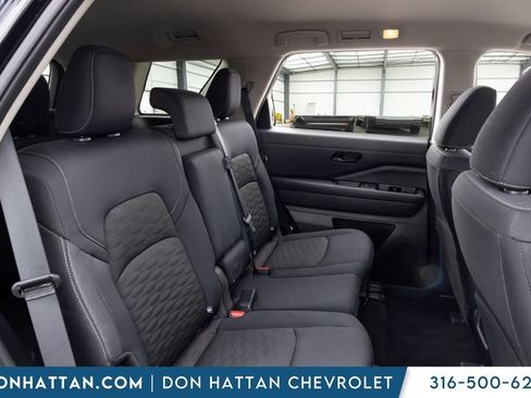 Used 2025 Nissan Pathfinder SV FWD image 21