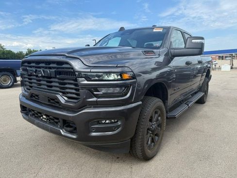 Certified 2025 RAM 2500 Big Horn AWD/4WD image 3