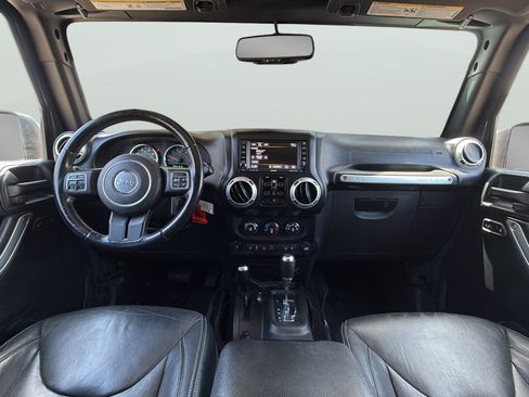 Used 2016 Jeep Wrangler Unlimited Rubicon w/ Connectivity Group AWD/4WD image 31