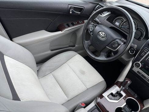 Used 2013 Toyota Camry XLE FWD image 17
