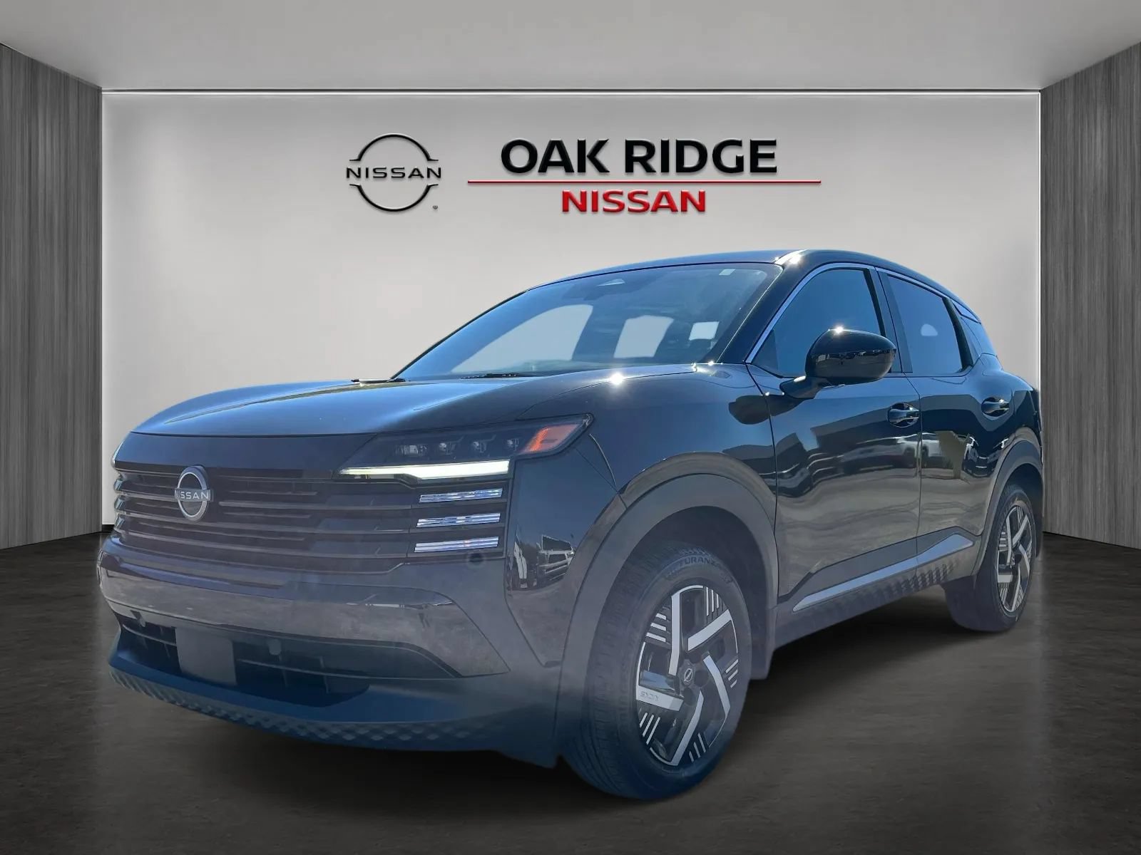 Used 2025 Nissan Kicks SV w/ Illumination Package FWD image 7