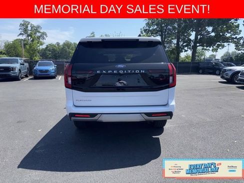 Used 2025 Ford Expedition Platinum w/ Driver's Package AWD/4WD image 6