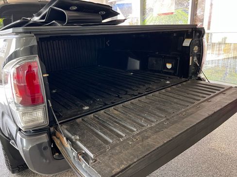 Used 2020 Toyota Tacoma TRD Off-Road image 13