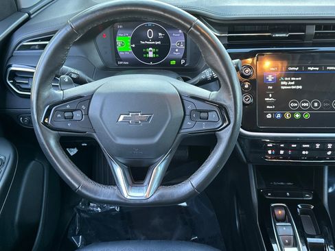 Used 2023 Chevrolet Bolt EUV LT w/ Convenience Package image 17