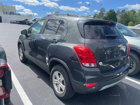 Used 2018 Chevrolet Trax LT w/ LT Convenience Package AWD/4WD image 4