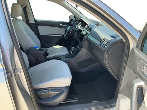 Used 2019 Volkswagen Tiguan SE FWD image 25