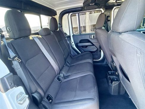 Used 2023 Jeep Gladiator Overland image 31