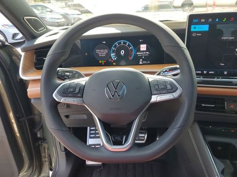 New 2026 Volkswagen Tiguan SEL R-Line AWD/4WD image 25