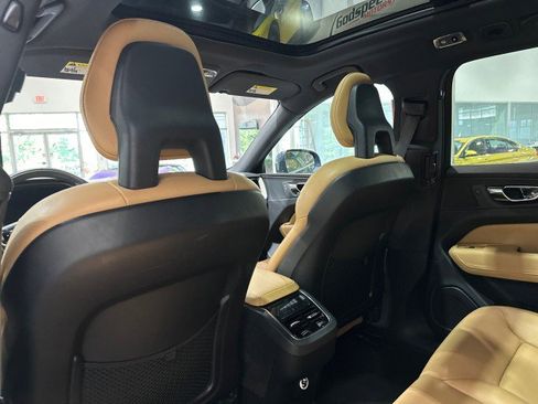 Used 2018 Volvo XC60 T5 Inscription w/ Convenience Package AWD/4WD image 38