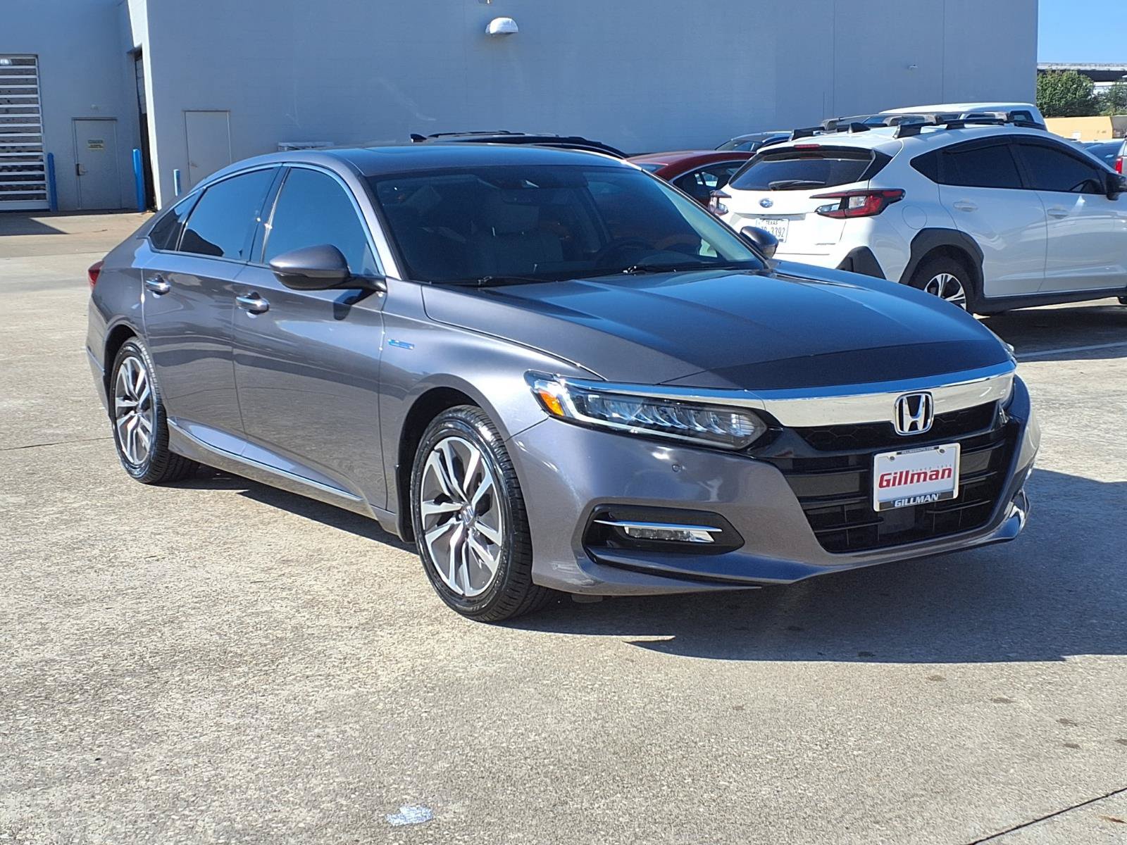 Used 2019 Honda Accord Touring image 2
