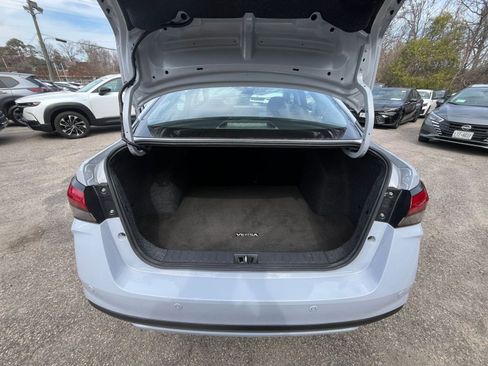 Used 2025 Nissan Versa SV image 28