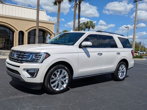 Used 2019 Ford Expedition Limited w/ Equipment Group 302A image 2
