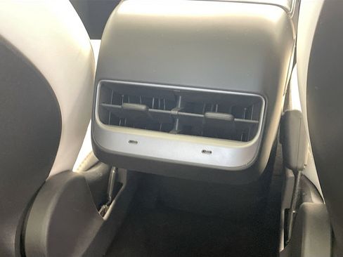 Used 2021 Tesla Model Y Performance image 15