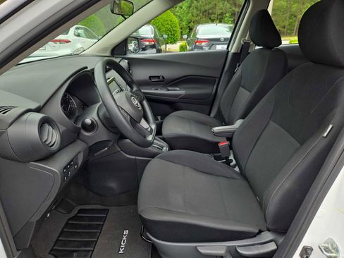 Used 2025 Nissan Kicks Play S FWD image 20
