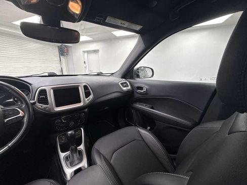 Used 2021 Jeep Compass Latitude FWD image 11