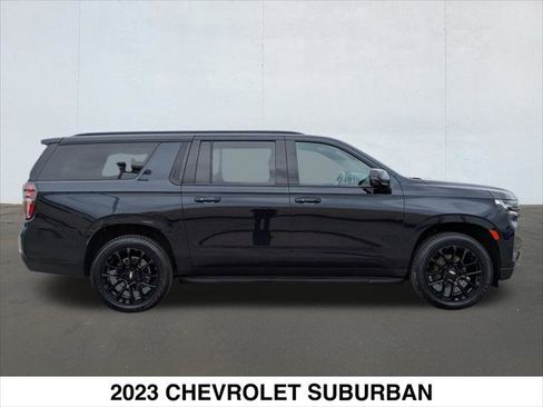 Used 2023 Chevrolet Suburban RST w/ Luxury Package RWD image 7
