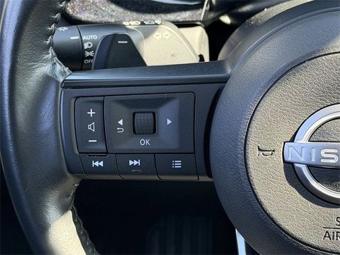 Used 2024 Nissan Pathfinder SV image 13